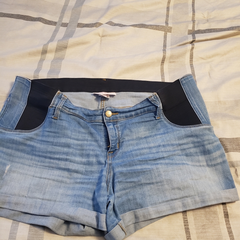 Maternity shorts